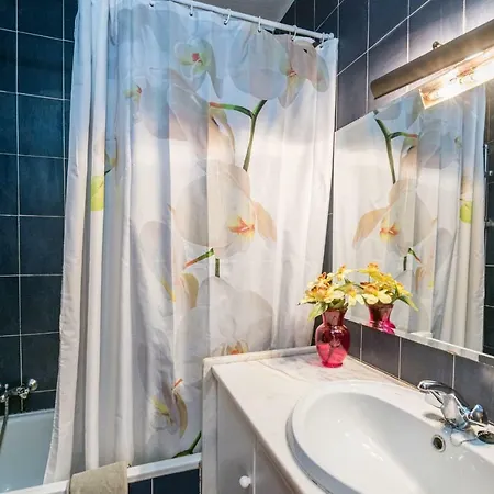 Lovelystay - Private W/ Pool Near Praia Dona Ana Apartment *