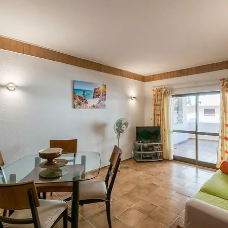 Lovelystay - Private W/ Pool Near Praia Dona Ana Apartment *