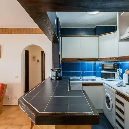 Lovelystay - Private W/ Pool Near Praia Dona Ana لاغوس